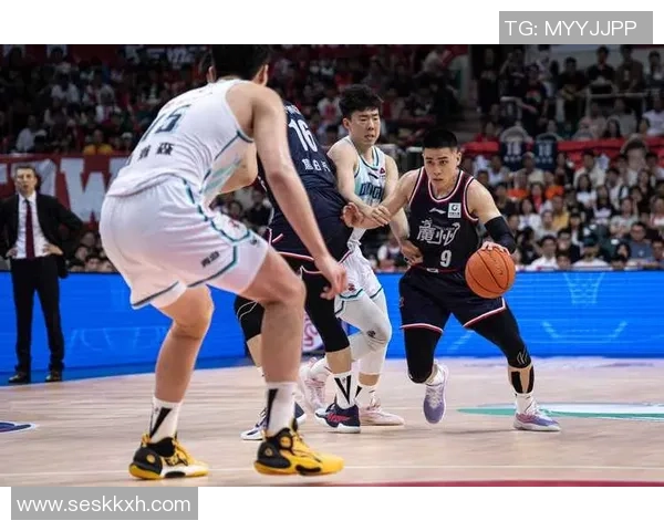 篮球热议:广州篮球队的战术争议_1